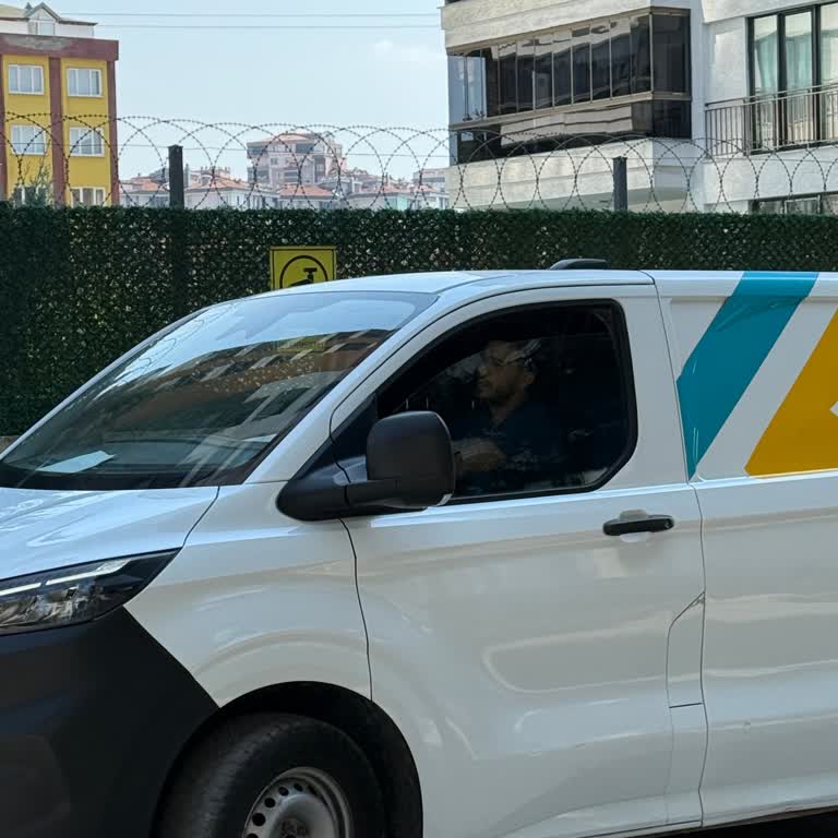 PTT Personelinin Köpeğe Yönelik Şiddet Ve Hakaret