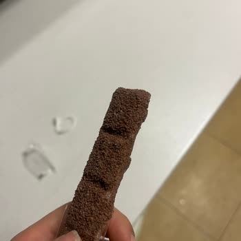 Tarihi Geçmiş Kinder Bueno Çikolata Üzerinde Sağlık Endişesi