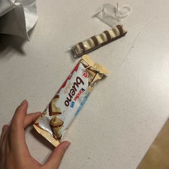 Tarihi Geçmiş Kinder Bueno Çikolata Üzerinde Sağlık Endişesi