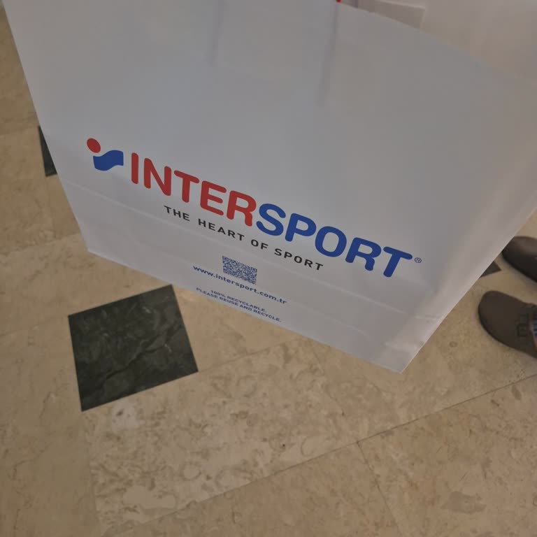 Intersport Rejects Puma Shoe Odor Claim Based Solely on Photographs