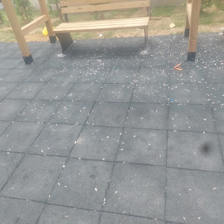 Üçgen Parkta Çöp Sorunu Ve Denetim Talebi