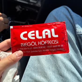 Köfteci Celal Köftelerin Kokusu, Rengi Ve Dokusu O Kadar Farklı Ve Rahatsız Ediciydi