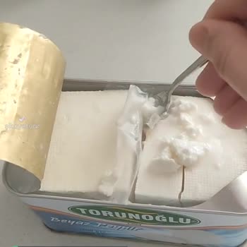Torunoğlu Tam Yağlı Beyaz Peynir Sünüyor