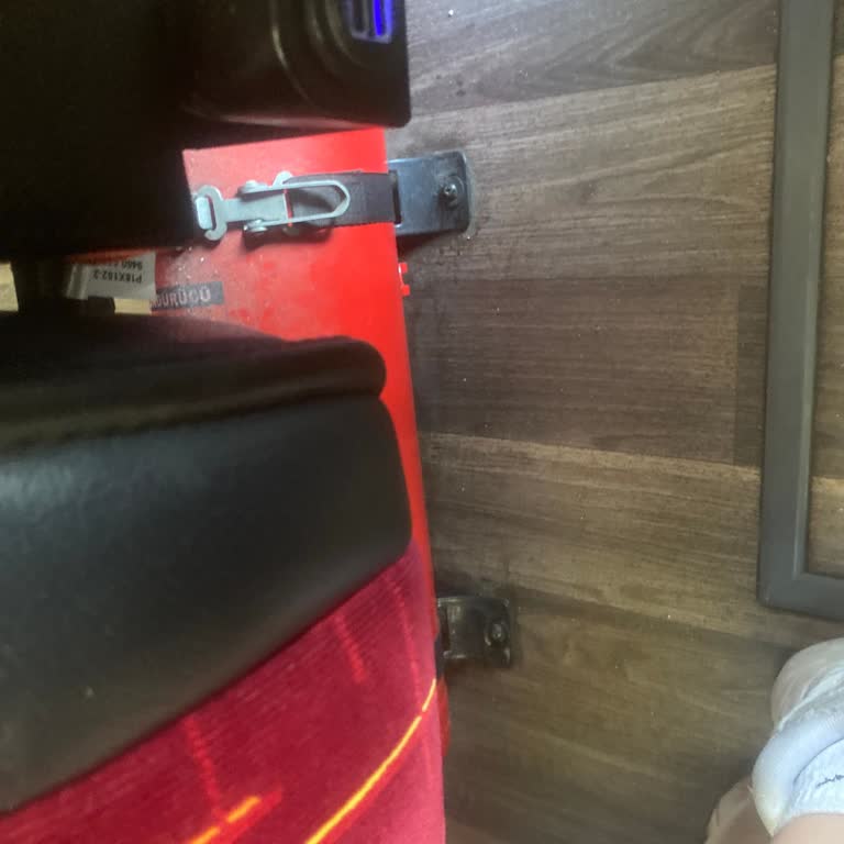 Mersin Nur Turizm Kadın Muavinin Saygısız Davranışı Ve Otobüs Hijyen Sorunları