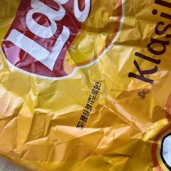 Mor Mavi Renkli Lekeli Lays Cipsi Üzerinden Güven Kaybı Ve Telafi Talebi