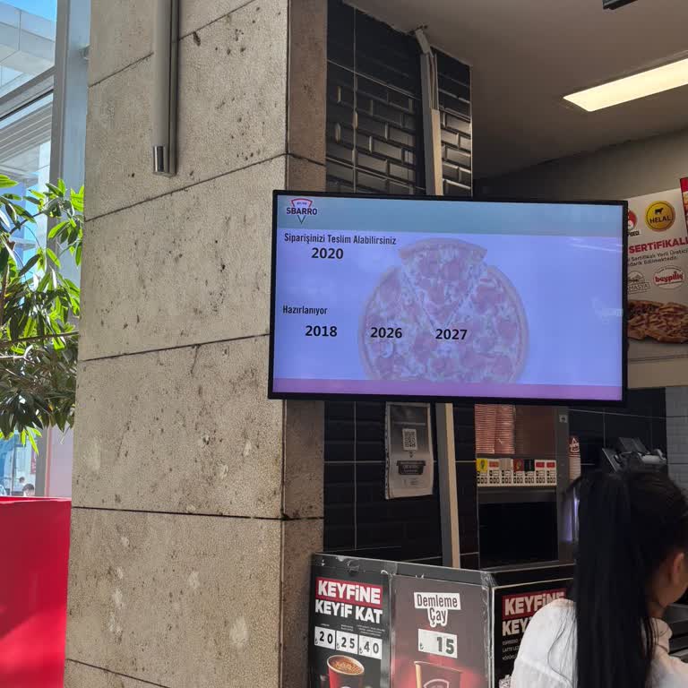 Ankara Nata Vega Sbarro Şubesinde 32 Dakikalık Sipariş Bekleme Süresi Ve Çalışan İlgisizliği
