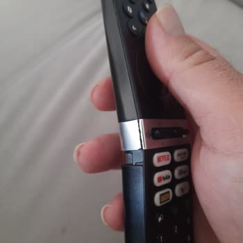 Pil Kapağı Sürekli Açılan Grundig Kumanda İçin Garanti Kapsamında Onarım Talebi