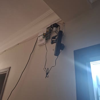 Superonline'da Açıkta Kablolar Ve Güvensiz Kurulum: Yeniden Düzeltme Talebi