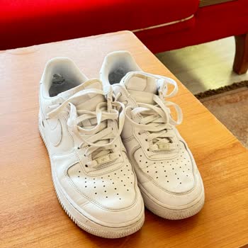 Nike Air Force 1'de Sağ Tarafta Astar Yırtılması Ve Ücret İadesi Talebi