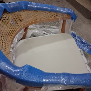Defolu Ve Yanlış Renk Sandalyeler İçin Ek Ücret Talebine İtiraz