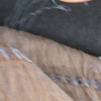 İlk Giyimde İplerin Sökülmesi: Kalitesiz Ürün Ve İade Talebi