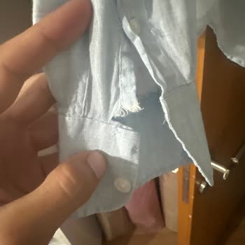 Mavi Gömlek Ve Tişörtte Kalite Sorunu: Şekil Kaybı Ve Yırtılma