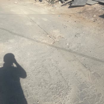 Mahalledeki Çukurlar Ve Düzensiz Parkeler Araç Girişini Engelliyor; Belediye Cevapsız Kalıyor