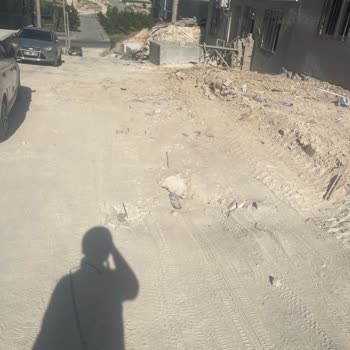 Mahalledeki Çukurlar Ve Düzensiz Parkeler Araç Girişini Engelliyor; Belediye Cevapsız Kalıyor