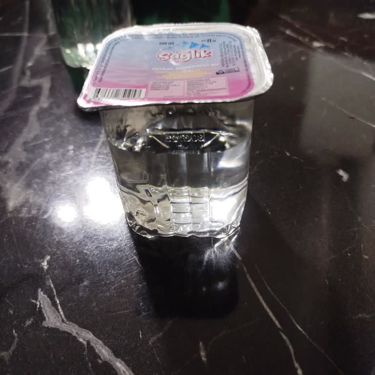 Sağlık Markasının Bardak Sularında 200 ml Etiketi Yanıltıyor