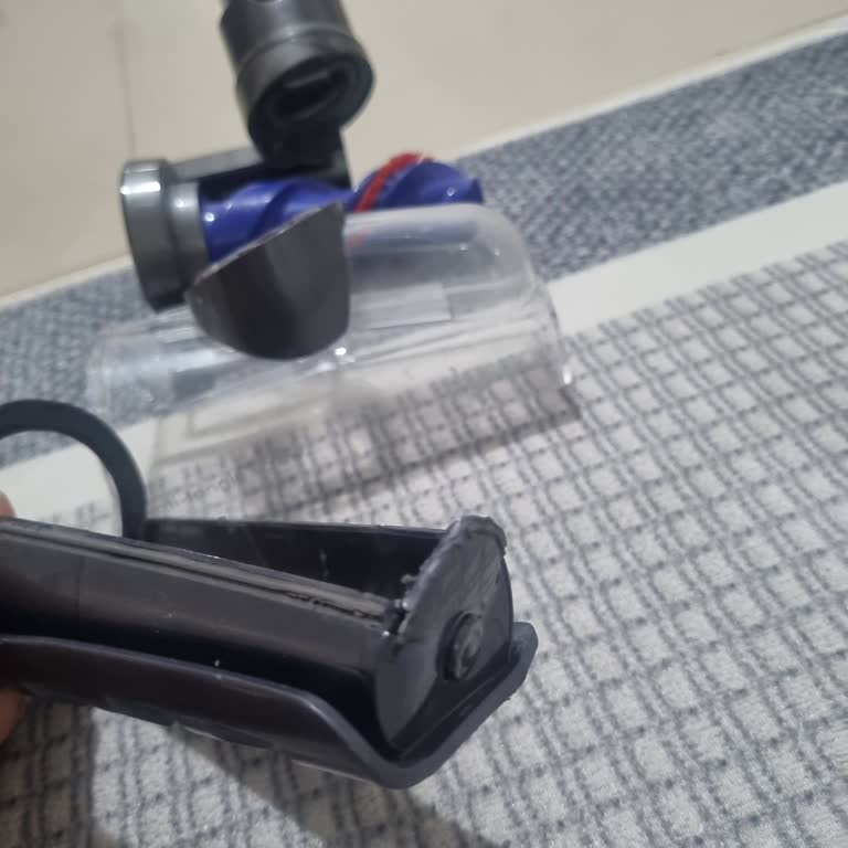 Dyson V12 Aparatının Deforme Parçası İçin Garanti Kapsamında Değişim Talebi Reddedildi