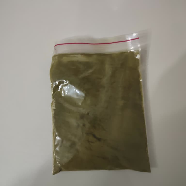 Siparişimde Hasır Çanta Yerine Şeffaf Poşette Yeşil Toz Gönderildi
