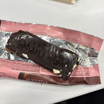 Fellas Çilek Barında Beyaz Lekeler Görüldü, Tüketici Güvenliği Sorgulandı