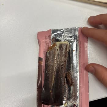Fellas Çilek Barında Beyaz Lekeler Görüldü, Tüketici Güvenliği Sorgulandı
