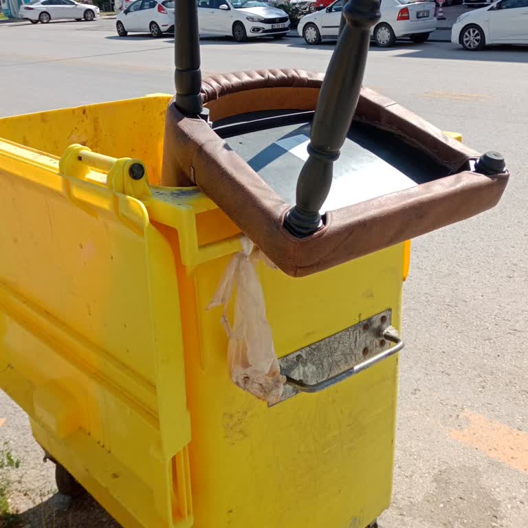 Alyanlı Sandalye Ayağı Sürekli Çıkıyor, Çocuk Güvenliği Tehlikede