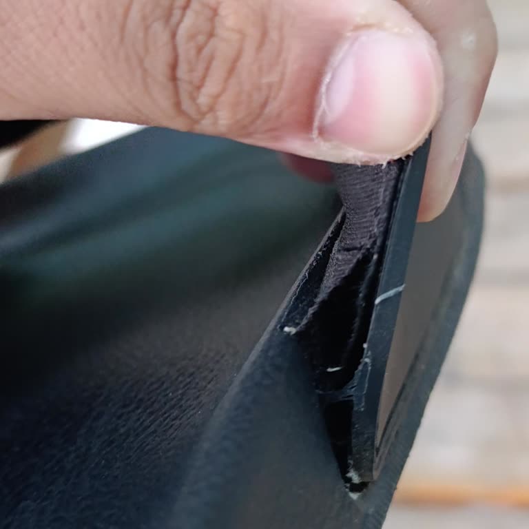 Üç Kullanımdan Sonra Tabanı Kırılan Avva Terliği