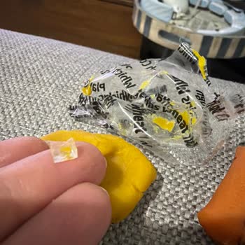 Haylaz Boom Sürpriz Yumurtada Cam Benzeri Sert Parça Çocuk Güvenliğini Tehlikeye Atıyor