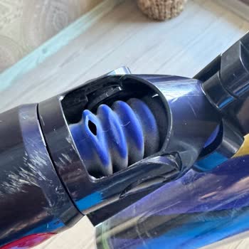 Garanti Kapsamında Dyson Süpürge Hortum Yırtığı İçin Ücretsiz Parça Değişimi İsteği