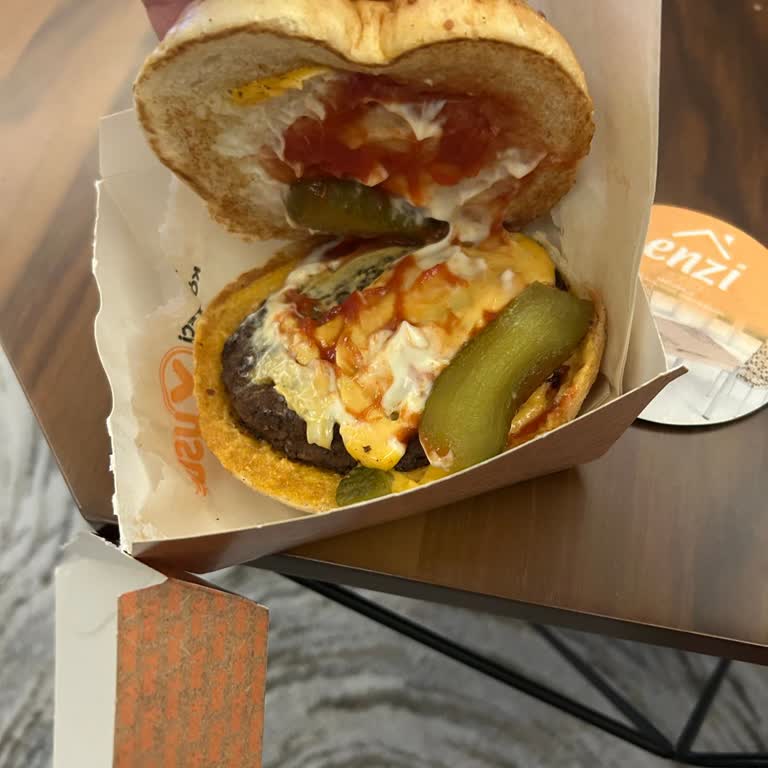 Çift Köfteli Hamburger Menüsü Yanlış Teslim Edildi, Çözüm Ve İade Talebi