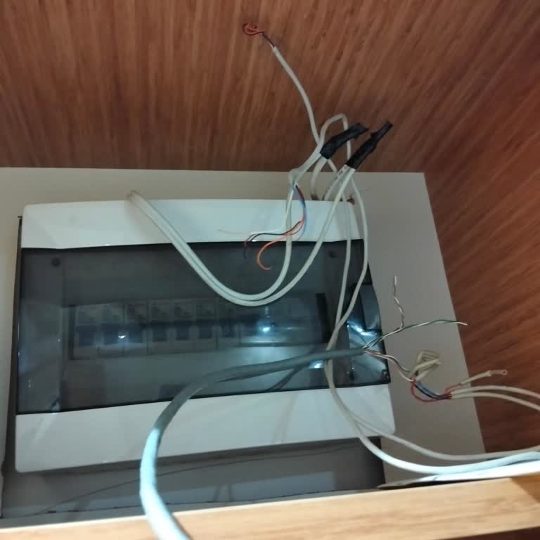 Altyapı Çalışması Nedeniyle Kablolar Kesildi, İnternet Ve TV Hizmeti Kesintiye Uğradı, Çözüm Bekleniyor
