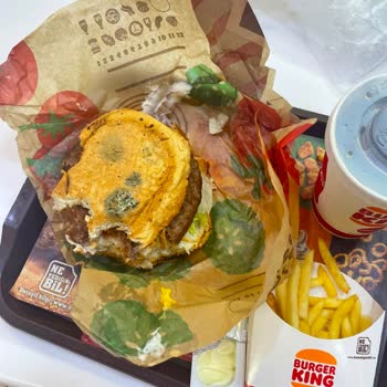 Denizli Teras Park AVM Burger King’de Küflü Ekmeğiyle Sağlık Riski