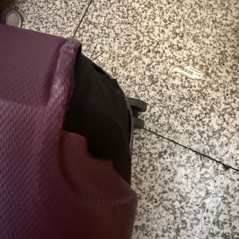 Ajet'te Kırık Tekerlekli Valiz İçin Ödeme Talebi Ve Belge Yükleme Sorunu