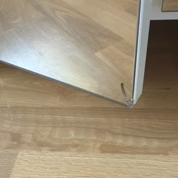 Teslimat Gecikmesi Ve Hasarlı Teşhir Gardırop Şikayeti