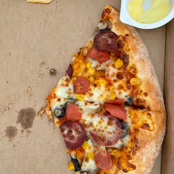Encuentro Objeto Extraño y Falta de Higiene en Pizza de Papa John’s