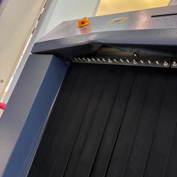 Metrogarden AVM Xr Güvenlik Cihazı Çantamı Ve Kuruma Ait Laptopu Yıktı, Sorumluluk Reddi