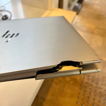 Metrogarden AVM Xr Güvenlik Cihazı Çantamı Ve Kuruma Ait Laptopu Yıktı, Sorumluluk Reddi