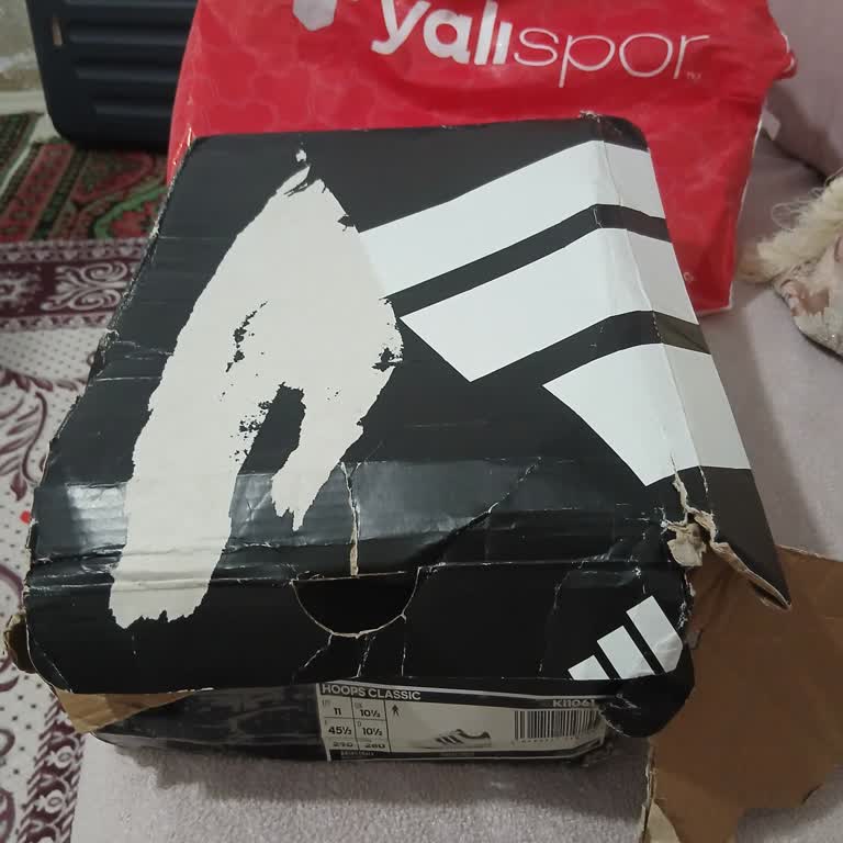 Hasarlı Ve Sahte Şüpheli Adidas Hoops Classic Ayakkabının İadesi Ve Ücret İadesi Talebi