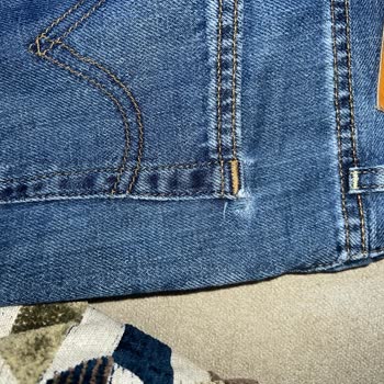 Levi’s Jean Pantolonunda Dikiş Yerlerinden Yırtık Ve Hızlı Bozulma