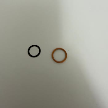 Iphone 17 Pro Max İçin Spigen Turuncu Lens Koruyucu Bir Gün İçinde Çöktü Ücretsiz Değişim Talebi