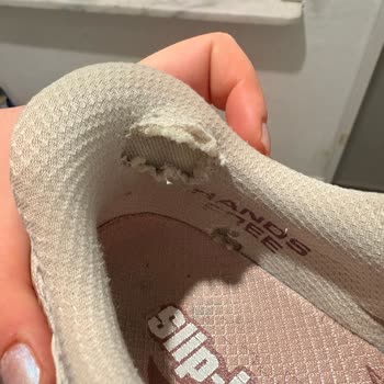 Kısa Sürede Yırtılan Skechers Ayakkabı Üzerine Şirketin Reddetme Yanıtı