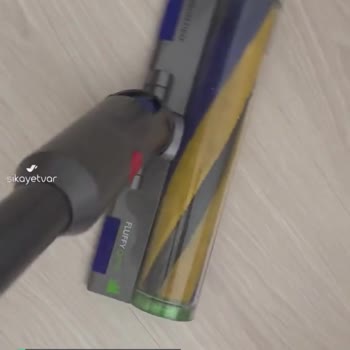 Dyson V12 Işıklı Başlıktan Gıcırdama Sesi Geliyor