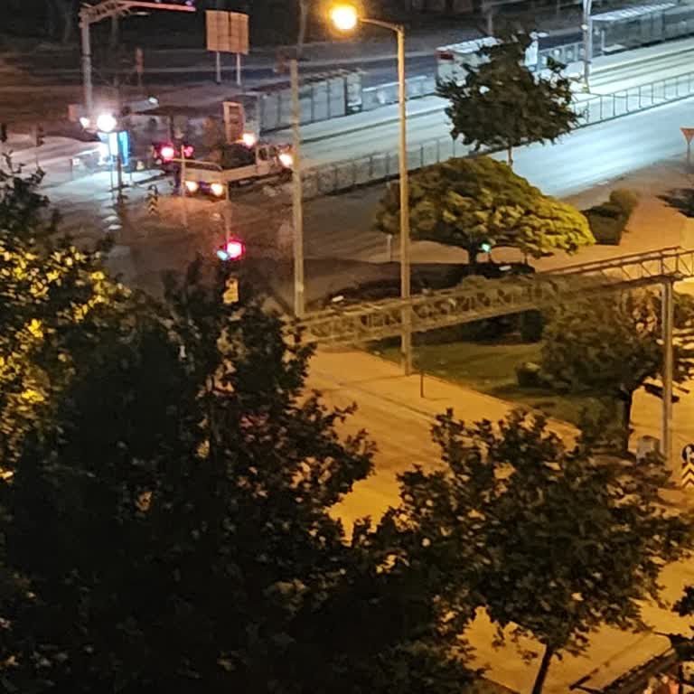 Gece Çalışmalarının Gürültüsü Mahallede Uyku Sorunlarına Neden Oluyor