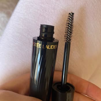 Estée Lauder envió rímel vacío, solicito reemplazo urgente