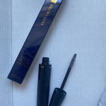Estée Lauder envió rímel vacío, solicito reemplazo urgente