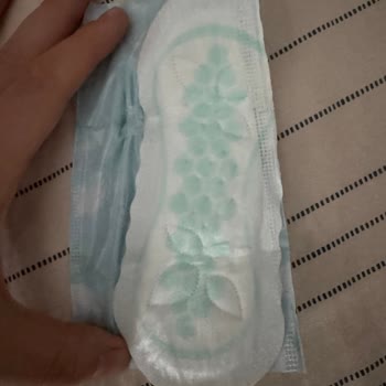 Molped Nioli Yağlı Günlük Pedlerde Kaşıntı Ve Şişlik Şikayeti