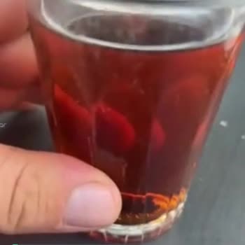 Köfteci Yusuf Çay Bardağı Çok Pis!
