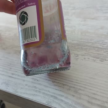 Mavi Renkli Tortular İçeren Sodada Hijyen İhlali