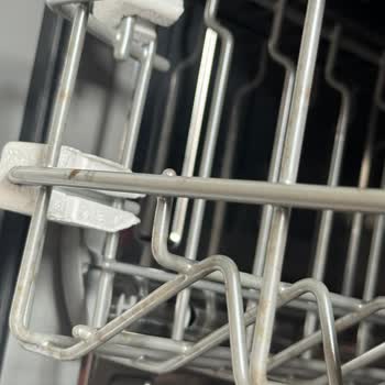 Bosch Bulaşık Makinesinin İçinde Pas Ve Lekeler: Değişim İsteği