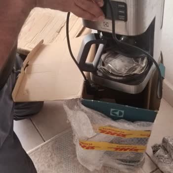 DHL Kuryesinin Tutanağı Olmadan Kırılan Kahve Makinesi Ve Red Edilen Tazmin Talebi