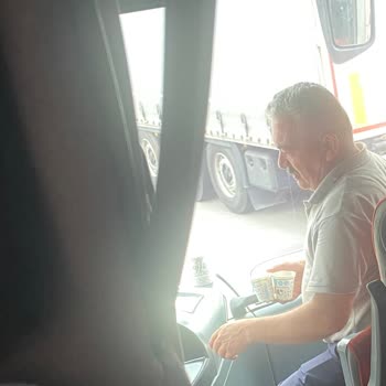 Şoför Ve Muavinin Kabadayılığı Ve Tehdit Edici Davranışı