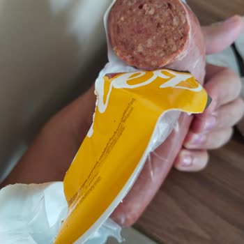 Polonez Sucukta Beyaz Renk Ve Garip Tat, Oğlumda İshal Ve Şirketten Cevapsızlık